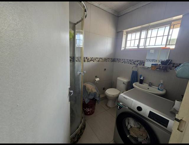 1 BEDROOM APARTMENT FOR SALE IN OVERPORT